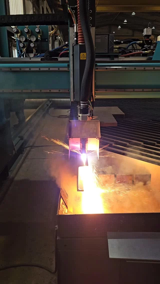 😎⚡️Früher mit einer Flex, jetzt mit der Plasma! 💪 Mit unserer CAM Lösung, optimal eingerichtet auf die Anlage, gibt es der Kreativität fast keine Grenzen! 😅⚡️#profirst_group #blechbearbeitung #plasmaschneiden #sato